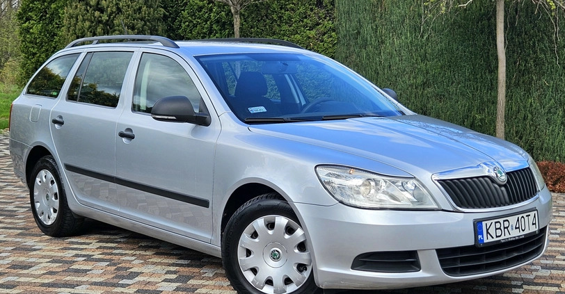 Skoda Octavia cena 25900 przebieg: 259000, rok produkcji 2012 z Radłów małe 781